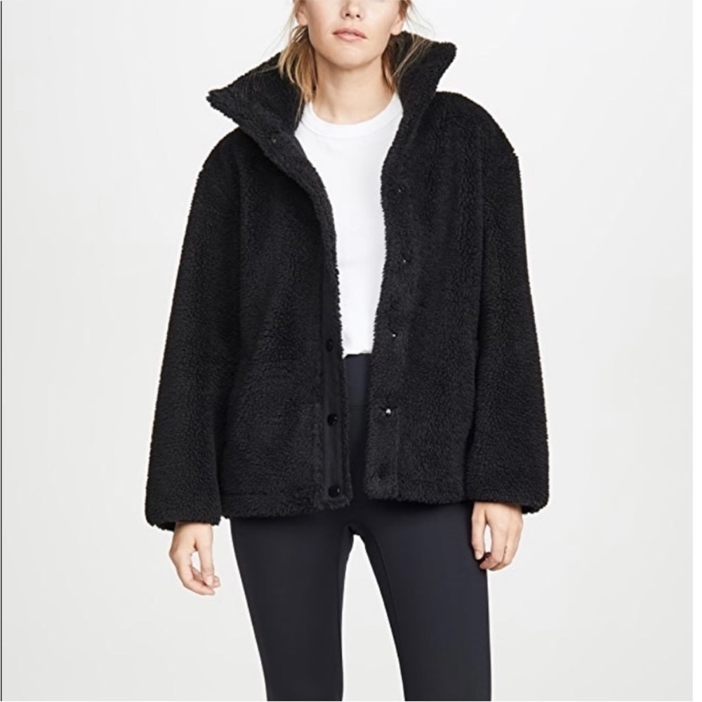 Varley Clemson Oversized Sherpa Jacket View 4